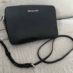 Michael Kors Jet set with Silver Hareware